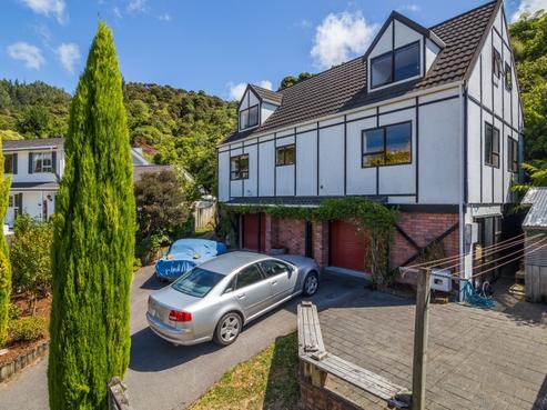 14 Pioneer Grove, Silverstream