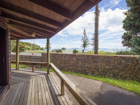 2 Stratford Drive, Cable Bay