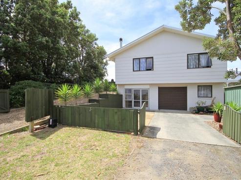 5 Barling Street, Himatangi Beach