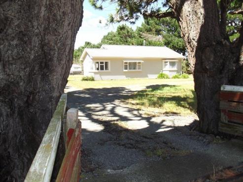 221 Western Lake Road, Featherston