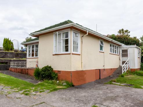 98 South Road, Blagdon