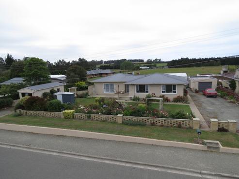 24 Essex Street, Weston