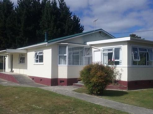 17 Ihupuku Street, Waitotara