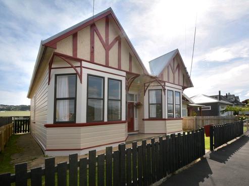 6 East Avenue, Saint Kilda
