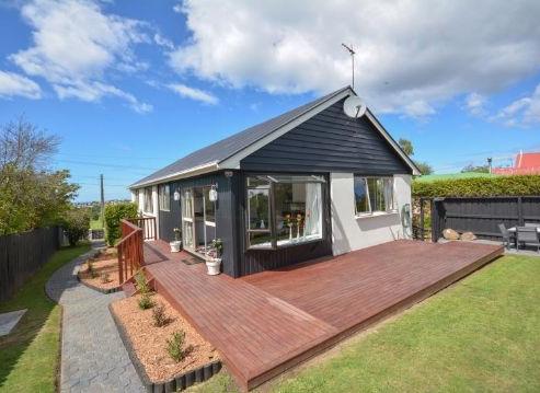 25 Helensburgh Road, Halfway Bush
