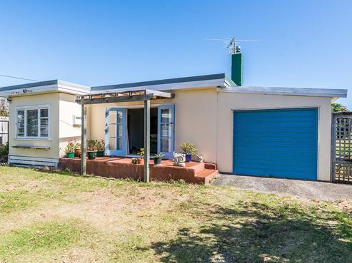 12 Mahana Road, Paraparaumu Beach