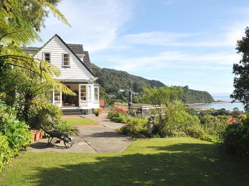122 Cheviot Road, Lowry Bay
