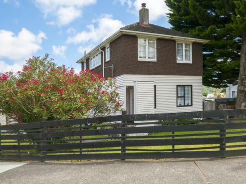 1149 High Street, Taita