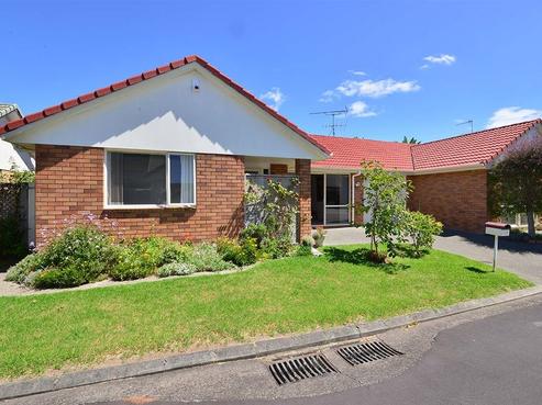 3/262 Centreway Road, Orewa