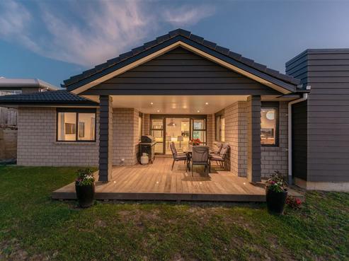 1 Eastridge Terrace, Huntington