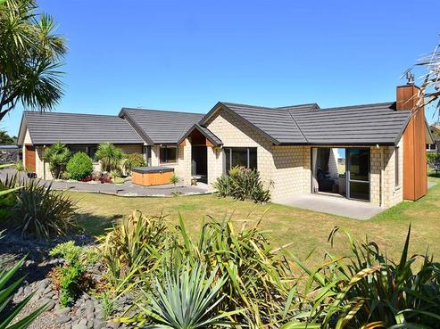 37 Beauvoir Avenue, Matakatia