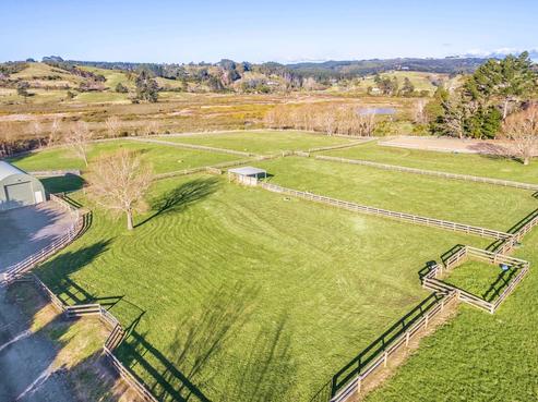 70 Porterfield Road, Whitford