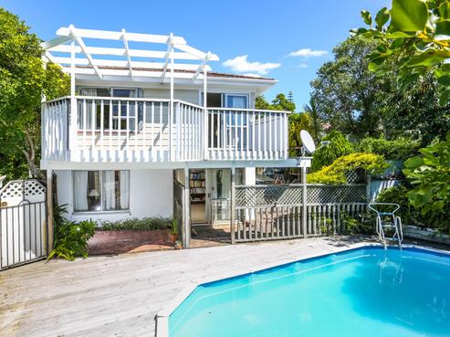 6 Airey Place, Torbay