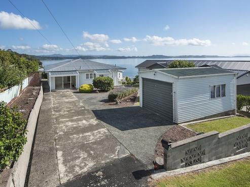 21 Alexander Road, Algies Bay