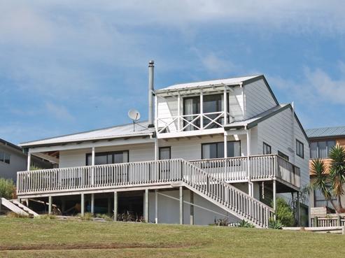 14 Hinemoa Terrace, Tairua