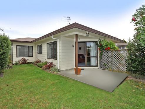 2/182 Gloucester Street, Taradale