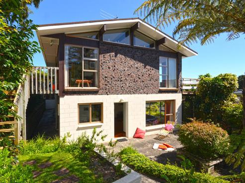 16 Lemnos Place, Titirangi