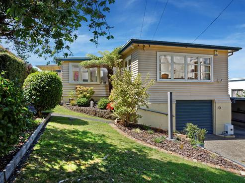 12 Stottholm Road, Titirangi