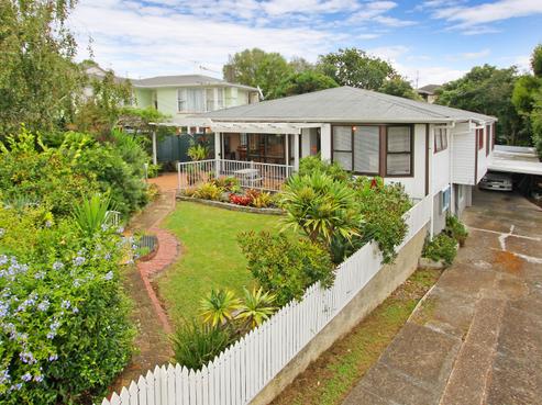 6 Windermere Crescent, Blockhouse Bay