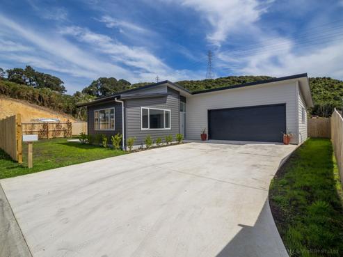 77 Riverstone Drive, Riverstone Terraces