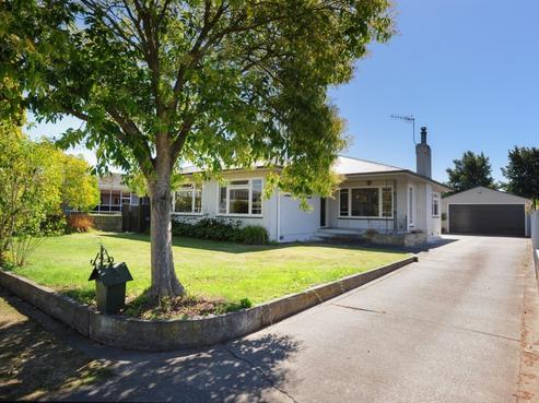 404 Frimley Place, Frimley