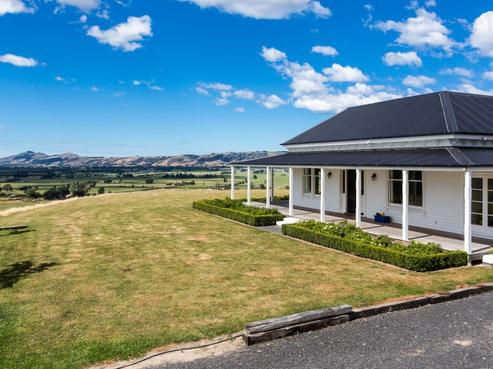 82 Back Road, Outram