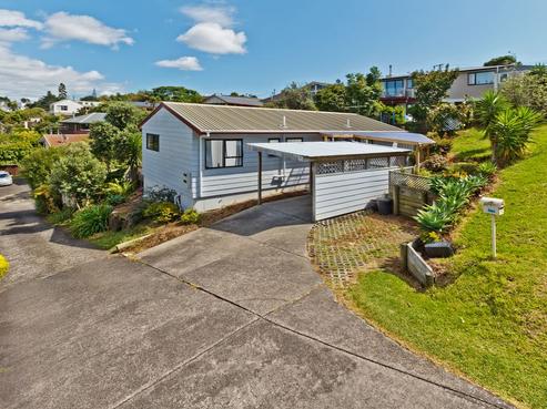 1/1 Cheval Drive, Totara Vale