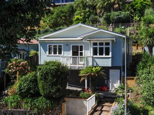 9 Burns Road, Napier Hill
