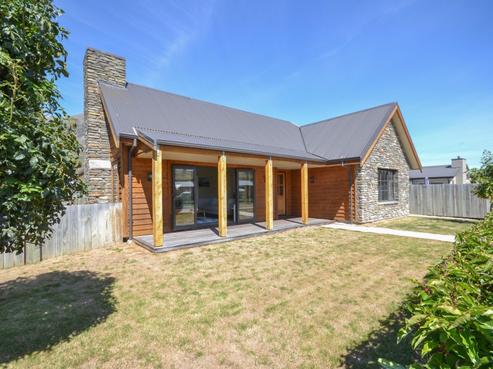 24 Lochnagar Drive, Lake Hayes Estate