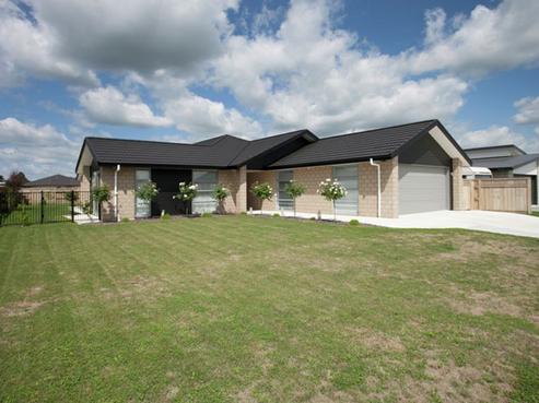 14 Plescher Crescent, Leamington