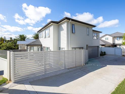 311 Lake Road, Hauraki