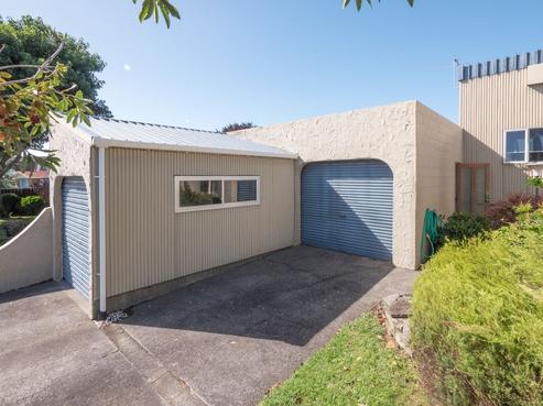 2 Warren Place, Frankleigh Park