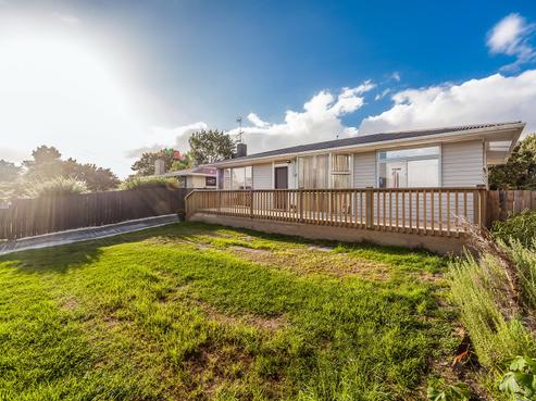 25 Antrim Crescent, Otara