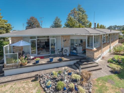 45 Houchens Road, Glenview