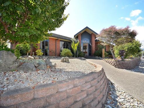 1 Gates Road, Waikanae Beach