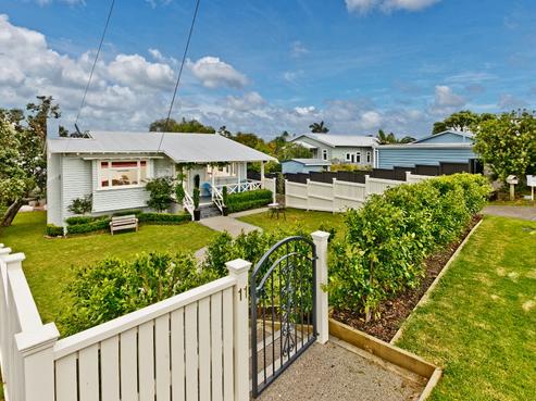 11 Opua Street, Belmont