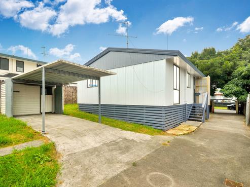 1/8 Barneys Farm Road, Clendon Park