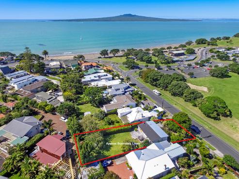 14 Seabreeze Road, Narrow Neck