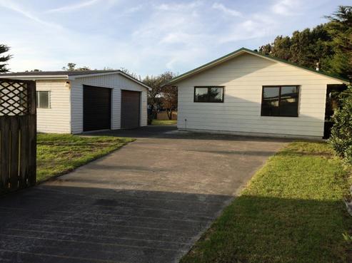 23 Te Kiri Street, Himatangi Beach