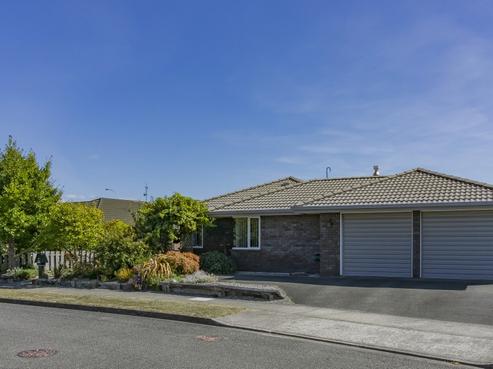 10 Bremner Crescent, Stoke