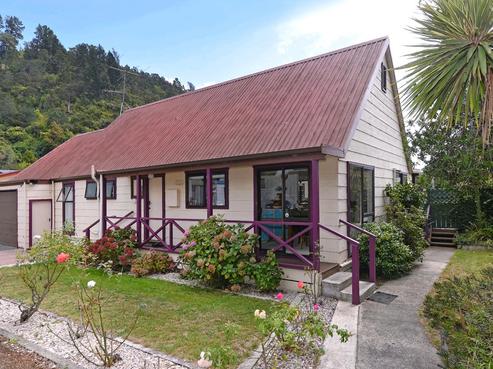 2 Silverbirch Grove, The Brook