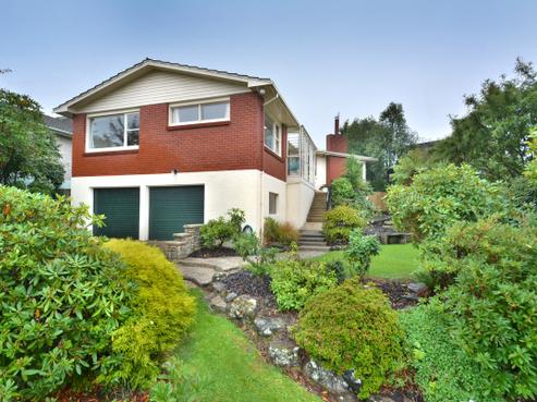 15 Pioneer Crescent, Helensburgh
