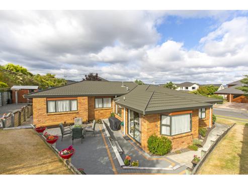 22 Clearwater Terrace, Brown Owl