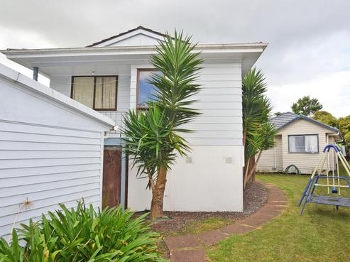 17A Karepo Crescent, Ranui