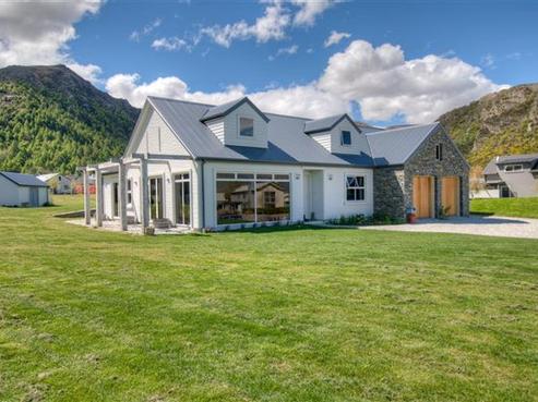 16 Essex Avenue, Arrowtown
