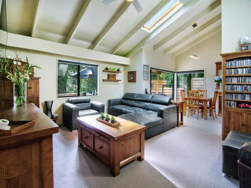 11 Minnehaha Avenue, Titirangi