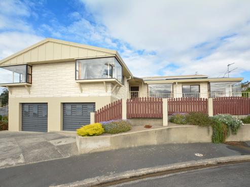 32 Bangor Terrace, Kew