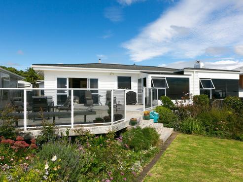 8 Ronald Street, Strandon