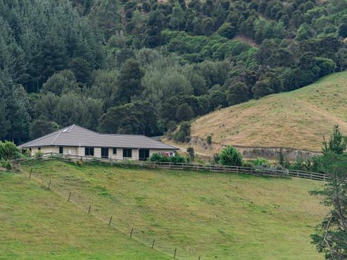 42 Hollyman Road, Hira