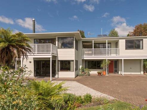 13 Kowhai Road, Rainbow Point